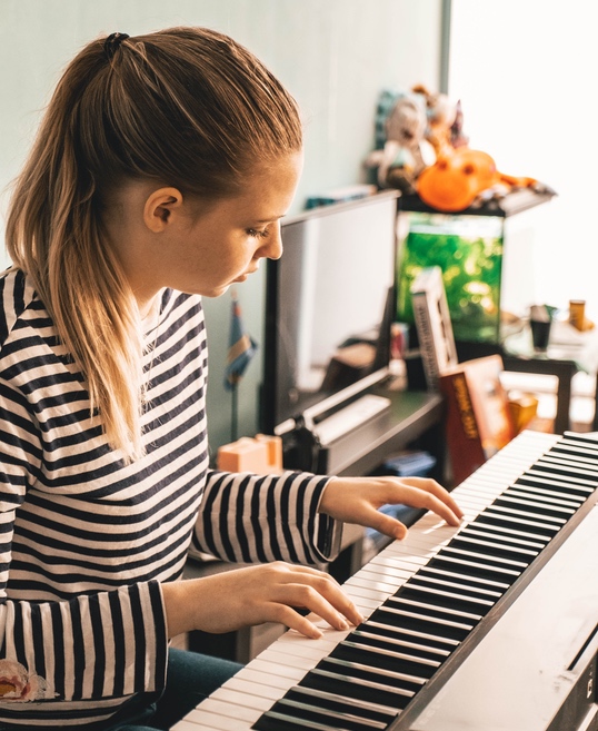 Piano player