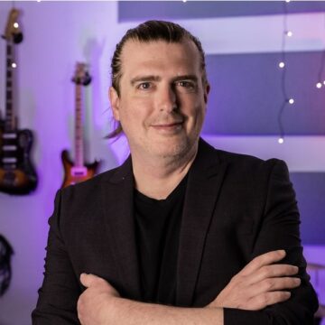 Save $35 on every hour of custom, one-on-one artist development consultations with our Artist Development Coach Justin Leighton Long!