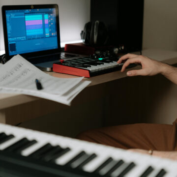 At least four classes this fall for you to learn everything from song form to lyrics to creativity. Supercharge your writing!
